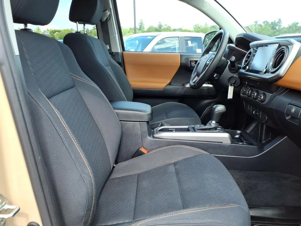 Used 2020 Beige Toyota SR5 image 7