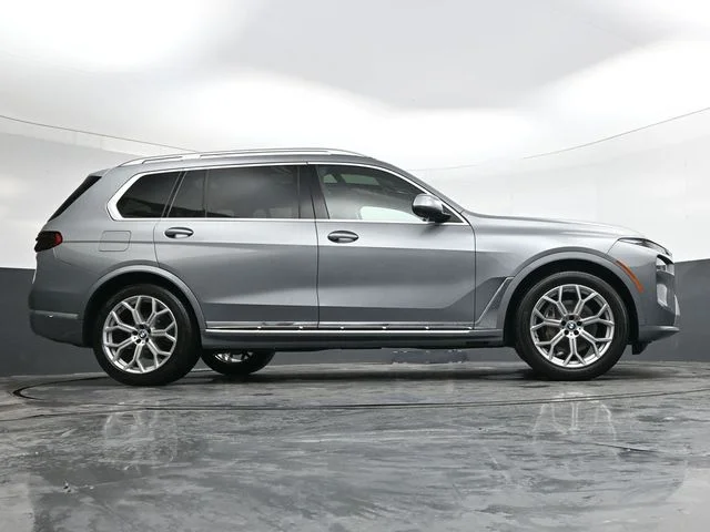 Used 2024 Gray BMW xDrive40i image 33