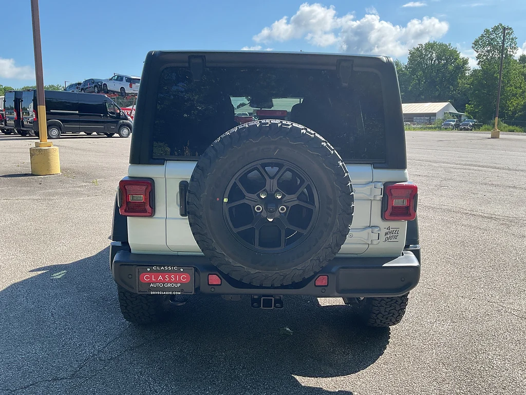 New 2026 Bright White Clearcoat Jeep 4-Door Willys 4x4 image 6