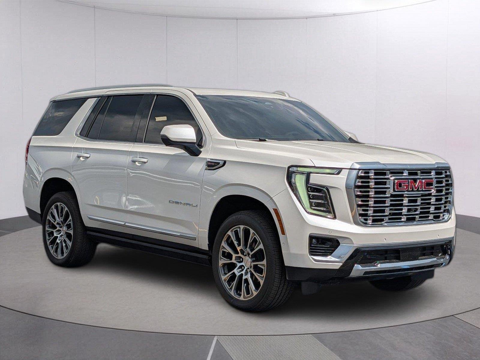 Used 2025 White Frost Tricoat GMC Denali image 7