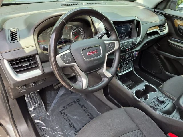 Used 2018  GMC SLE image 10