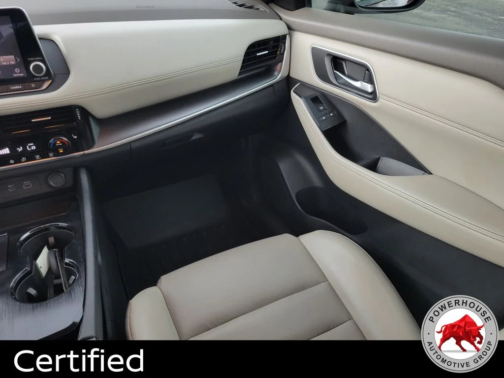 Used 2021 Red Nissan SV image 21