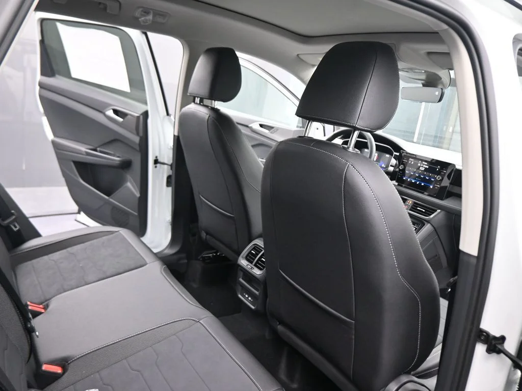 2026 Volkswagen Taos SE Black - Photo 44