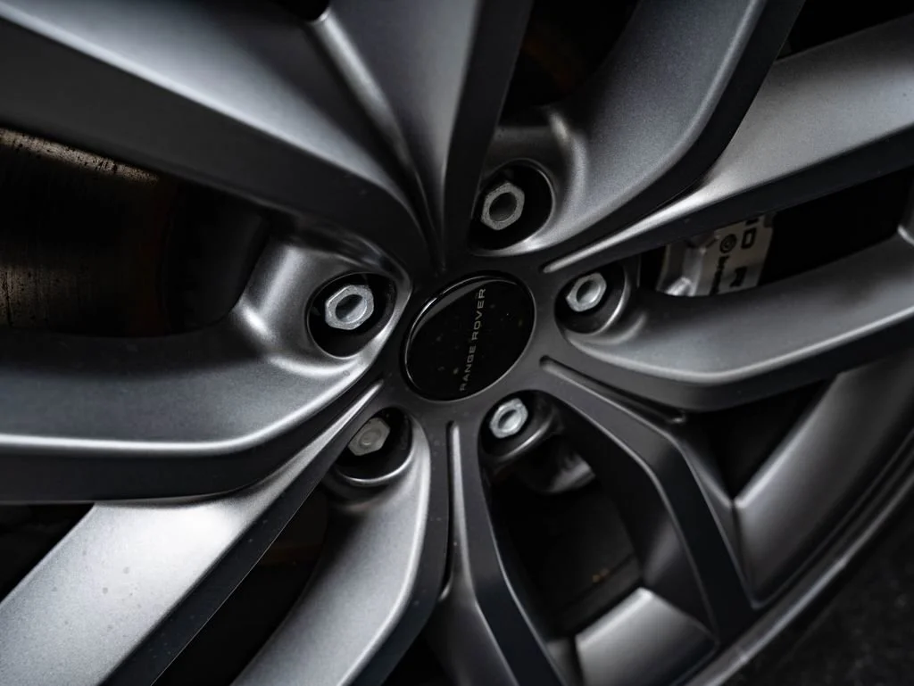 New 2026 Carpathian Grey Land Rover SE image 8