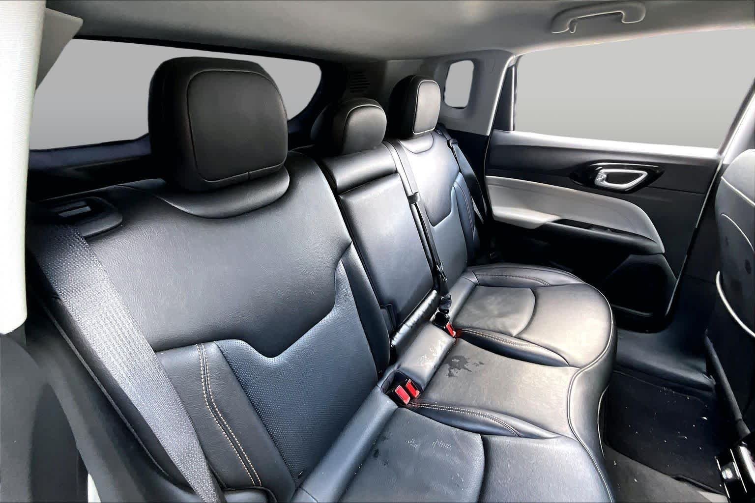 Used 2022 Bright White Clearcoat Jeep Limited image 19