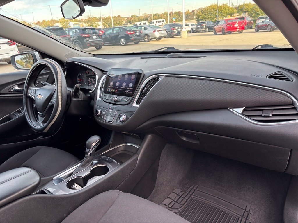 Used 2021 Silver Ice Metallic Chevrolet LT image 19