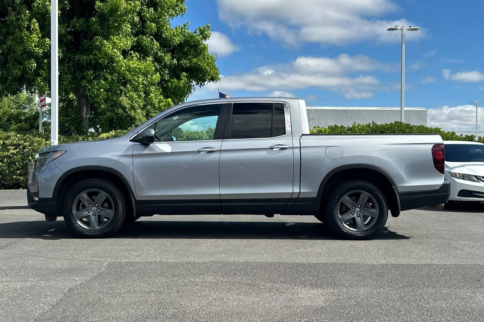 Used 2023 Lunar Silver Metallic Honda RTL image 7