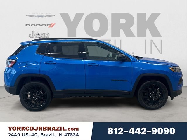 New 2026 Hydro Blue Pearl-Coat Exterior Paint Jeep Latitude image 6
