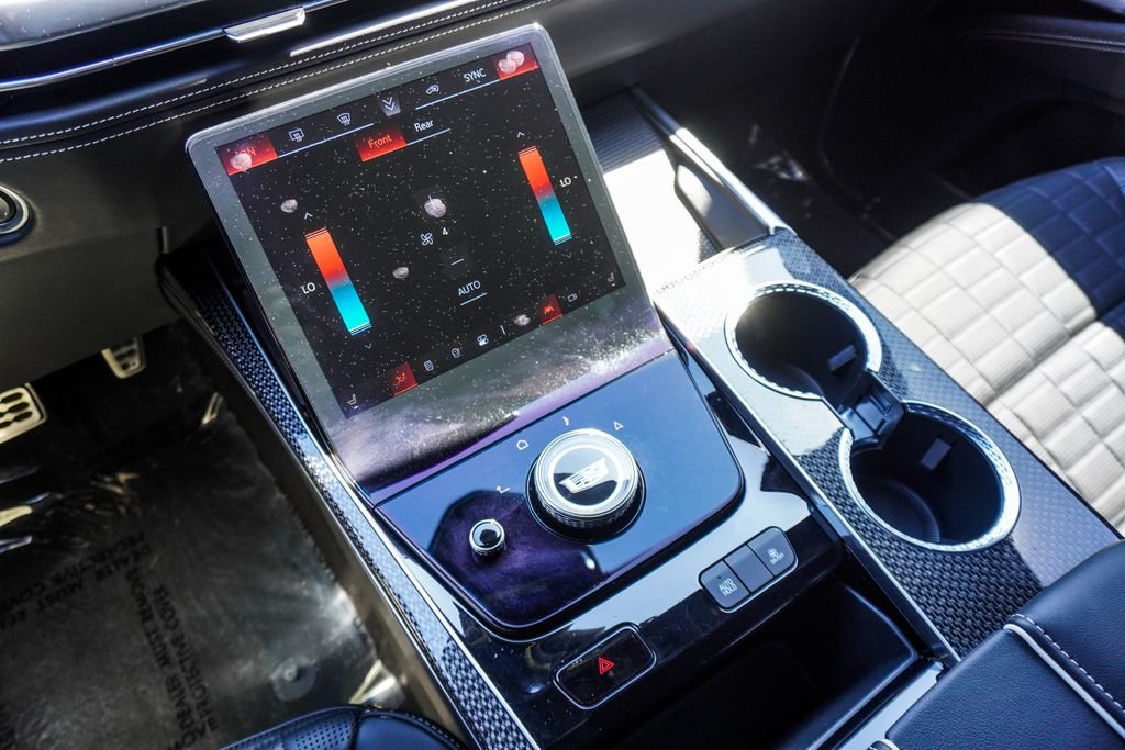 Used 2025 White Cadillac V-Series image 31