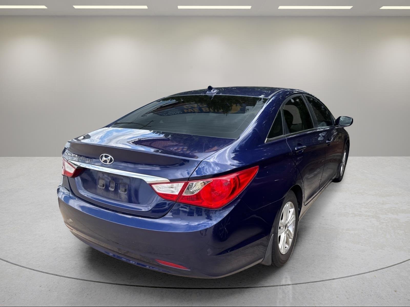Used 2011 Pacific Blue Pearl Hyundai GLS image 13
