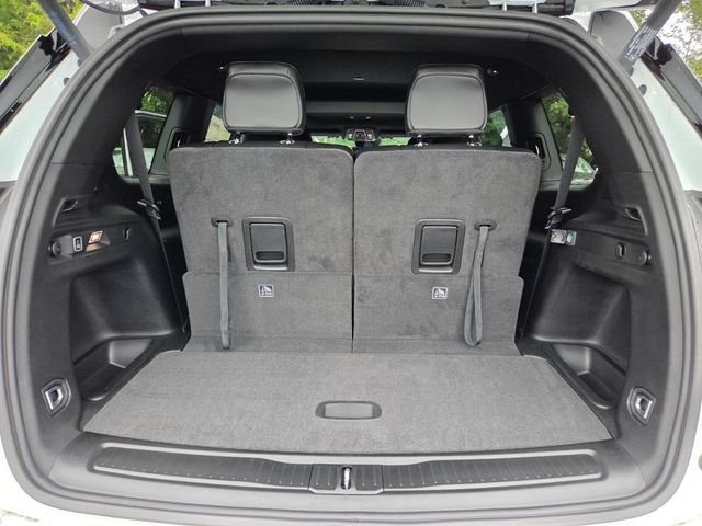 New 2026 Bright White Clear-Coat Exterior Paint Jeep Laredo image 27