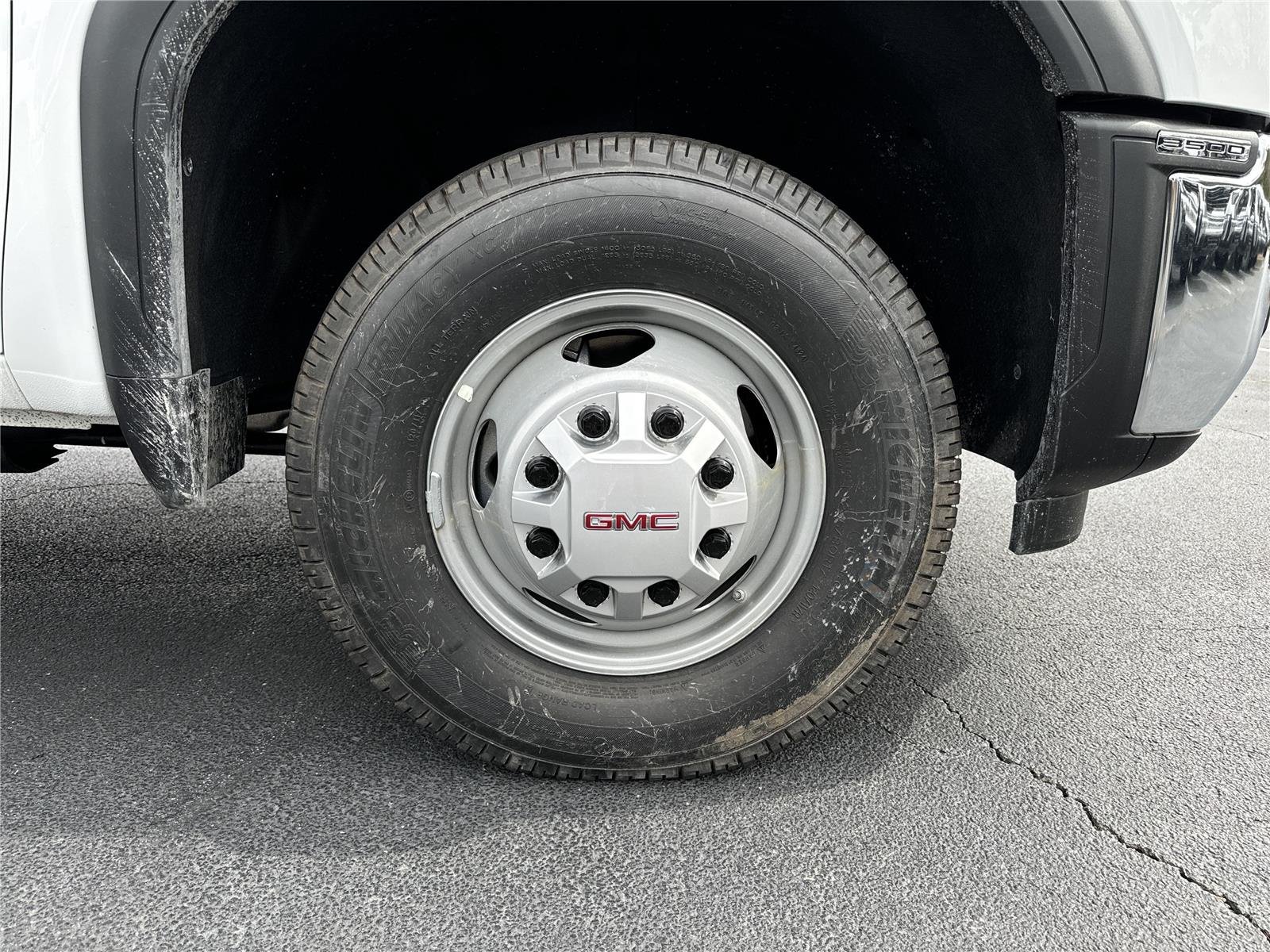 New 2025 Summit White GMC Pro image 11