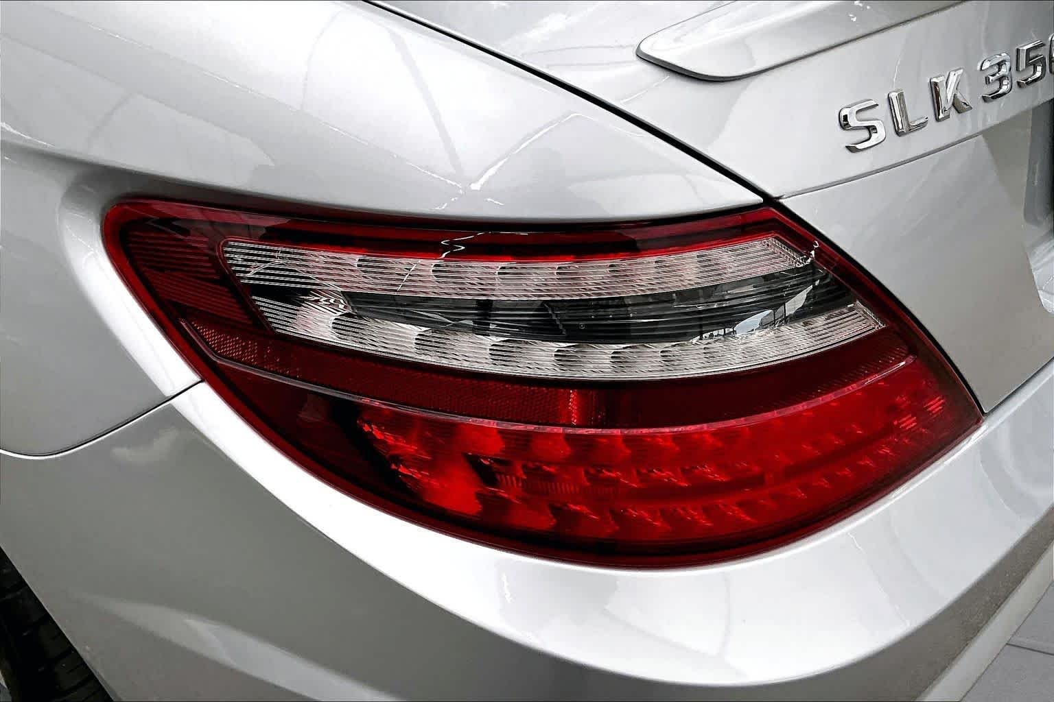 Used 2014 Iridium Silver Metallic Mercedes-Benz SLK 350 image 26