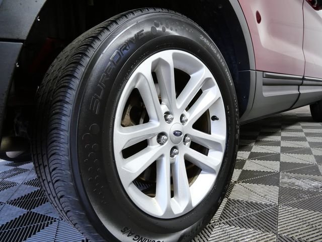 Used 2015 Red Ford Base image 8