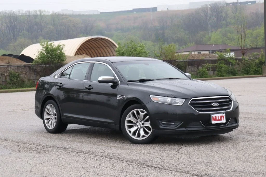 Used 2015 Ford Taurus Limited with VIN 1FAHP2F89FG114527 for sale in Cleveland, OH