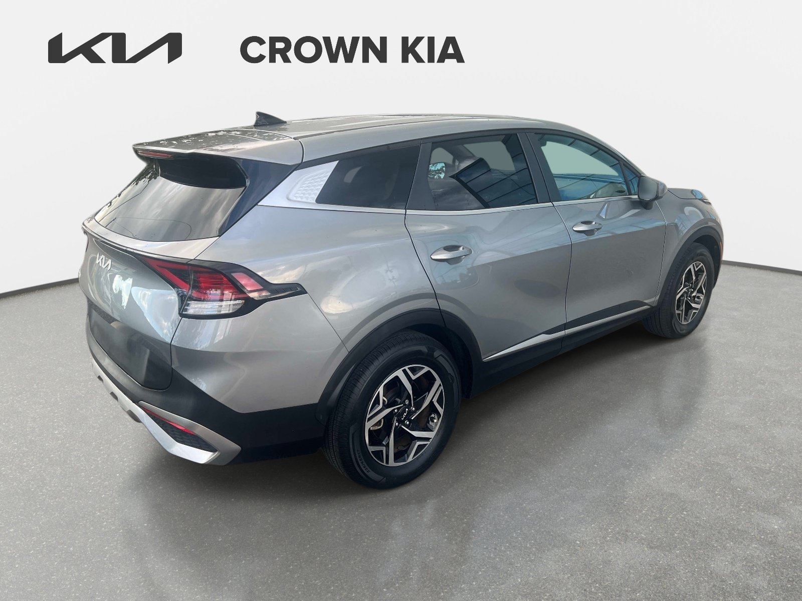 Used 2024 Steel Gray Kia LX image 5