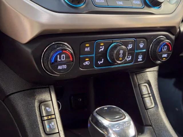 Used 2019 IRIDIUM METALLIC GMC Denali image 24
