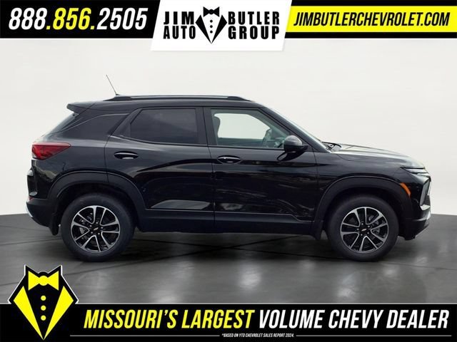 New 2026 Mosaic Black Metallic Chevrolet LT image 21