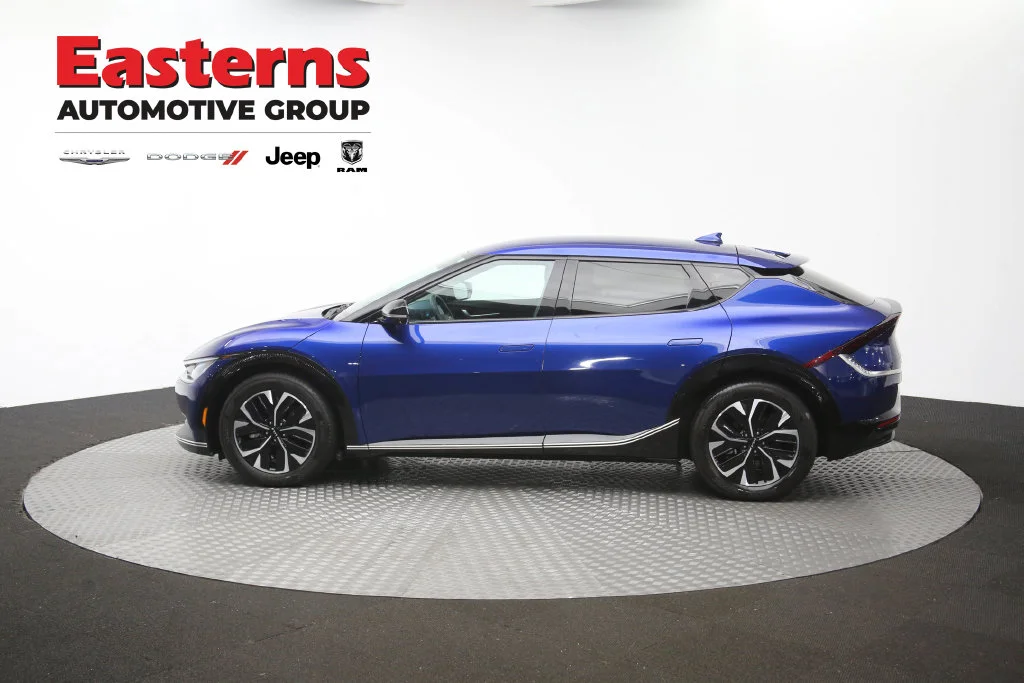 Used 2023 Blue Kia Wind image 62