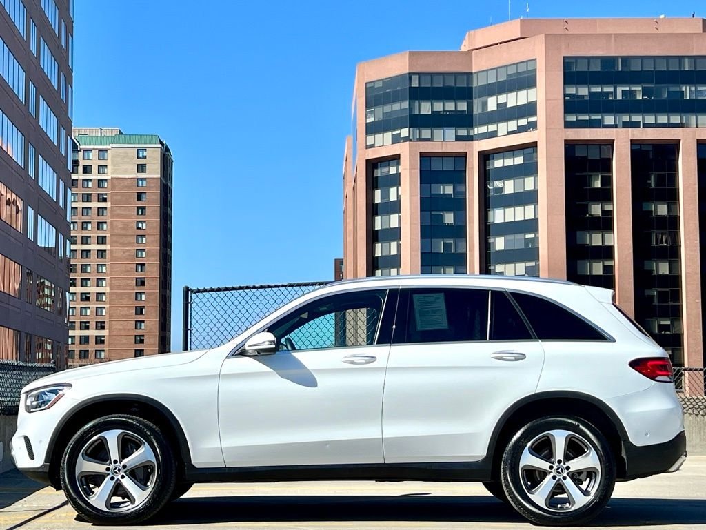 Certified Used 2022  Mercedes-Benz GLC 300 image 11
