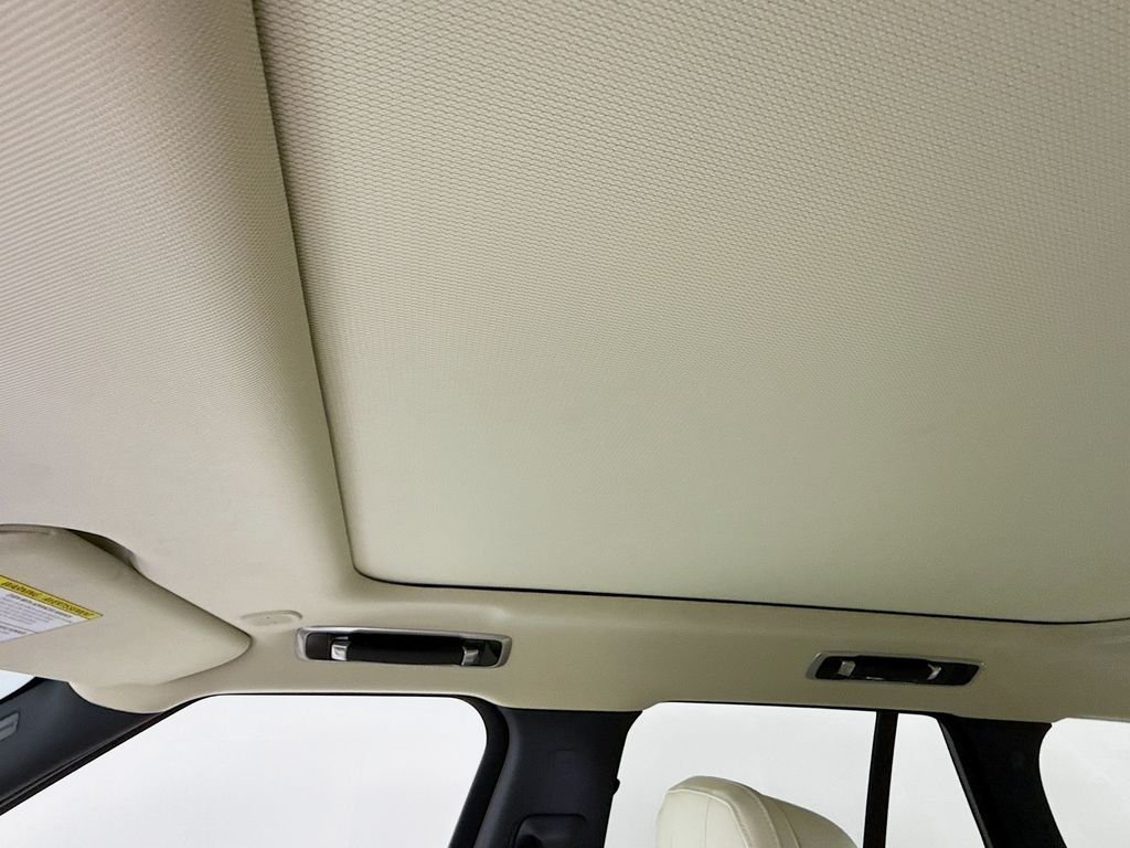 New 2026 Batumi Gold Land Rover SE image 22