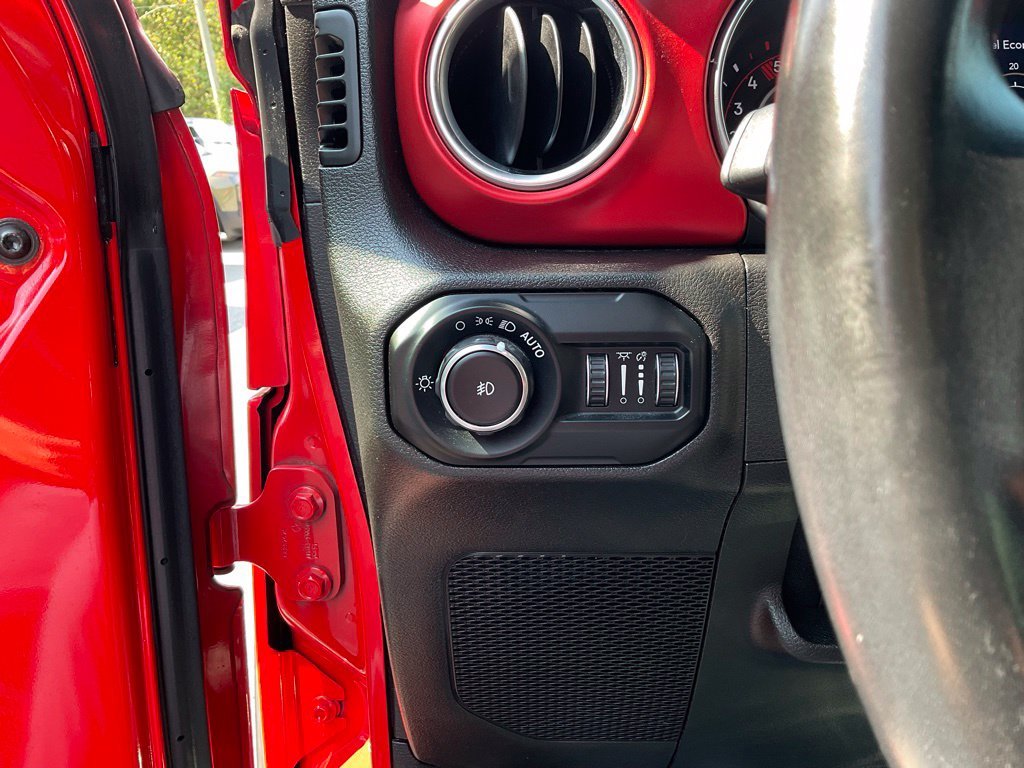 Used 2021 Red Jeep Unlimited Rubicon image 13