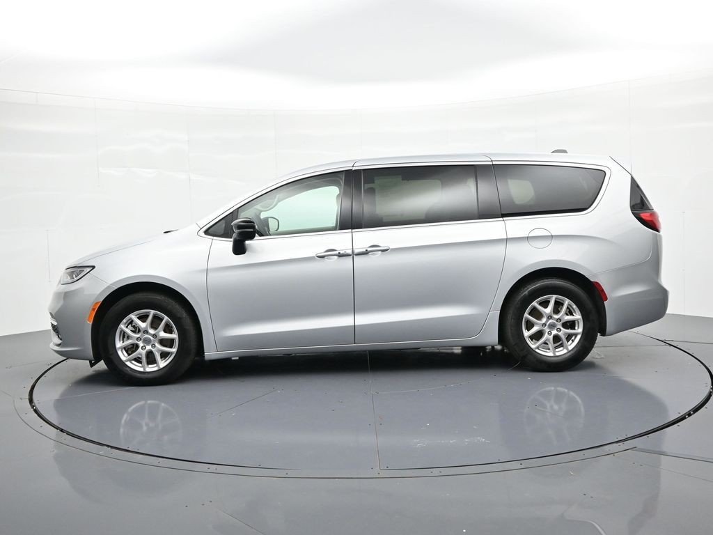 Used 2024 Silver Mist Clearcoat Chrysler Touring L FWD image 9