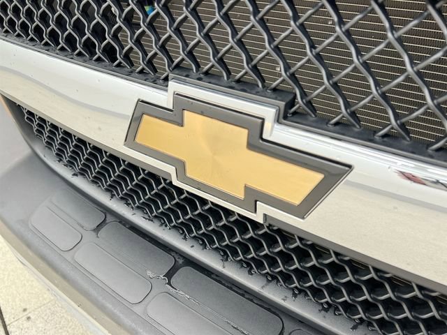 2025 Chevrolet Express Passenger LT - Photo 37