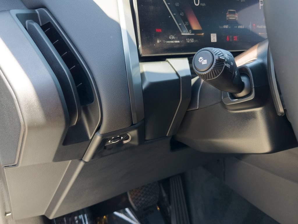 Used 2026 Skyscraper Grey Metallic BMW 30 xDrive image 16