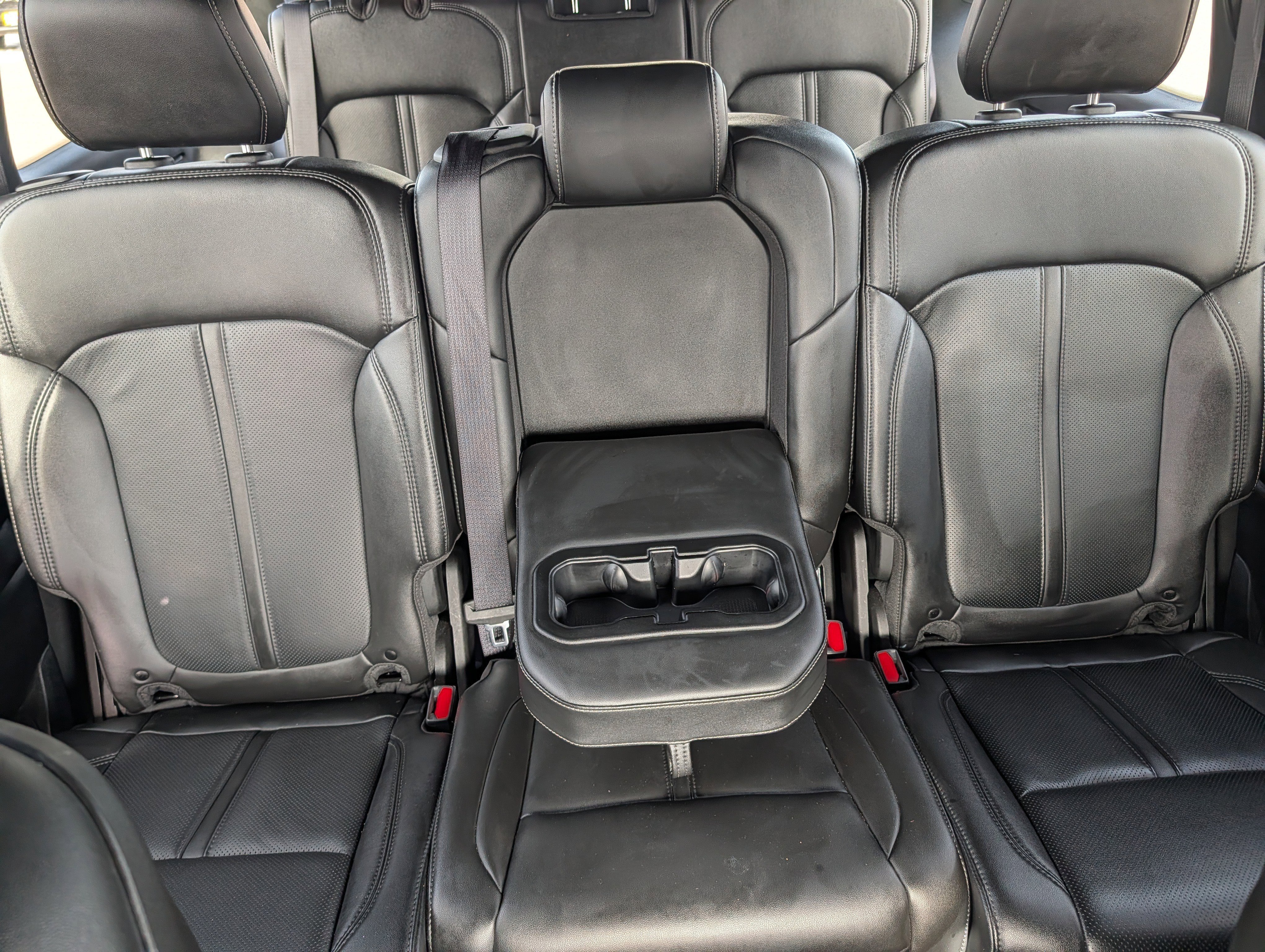 Used 2025 Diamond Black Crystal Pearlcoat Jeep 4WD image 13