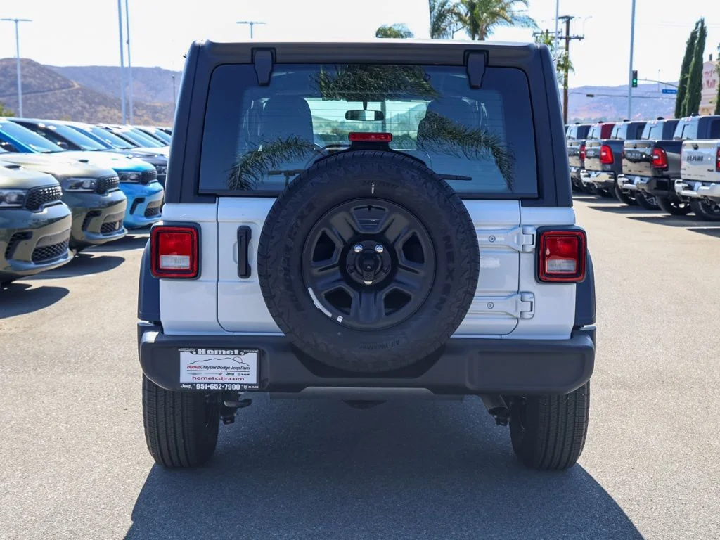 New 2026 Bright White Clear-Coat Exterior Paint Jeep Sport image 4