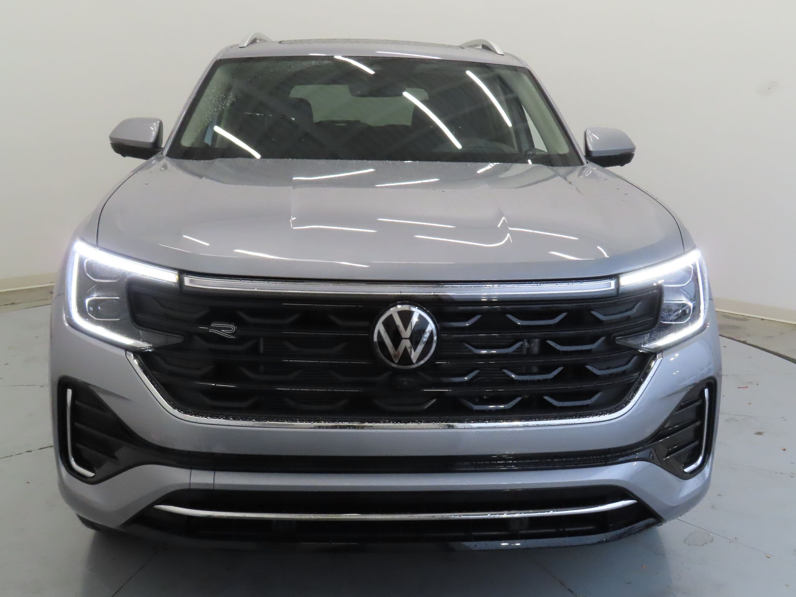 New 2026 Silver Volkswagen 2.0T SEL Premium R-Line image 9