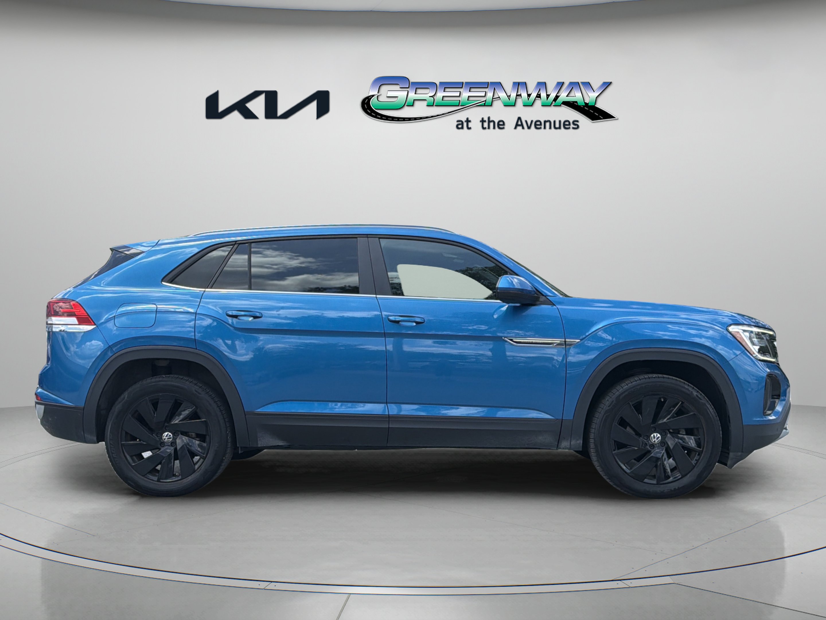 Used 2024 Blue Metallic Volkswagen 2.0T SE w/Technology image 7