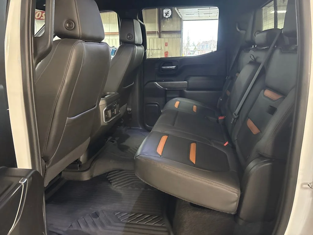 Used 2020 White GMC AT4 image 27