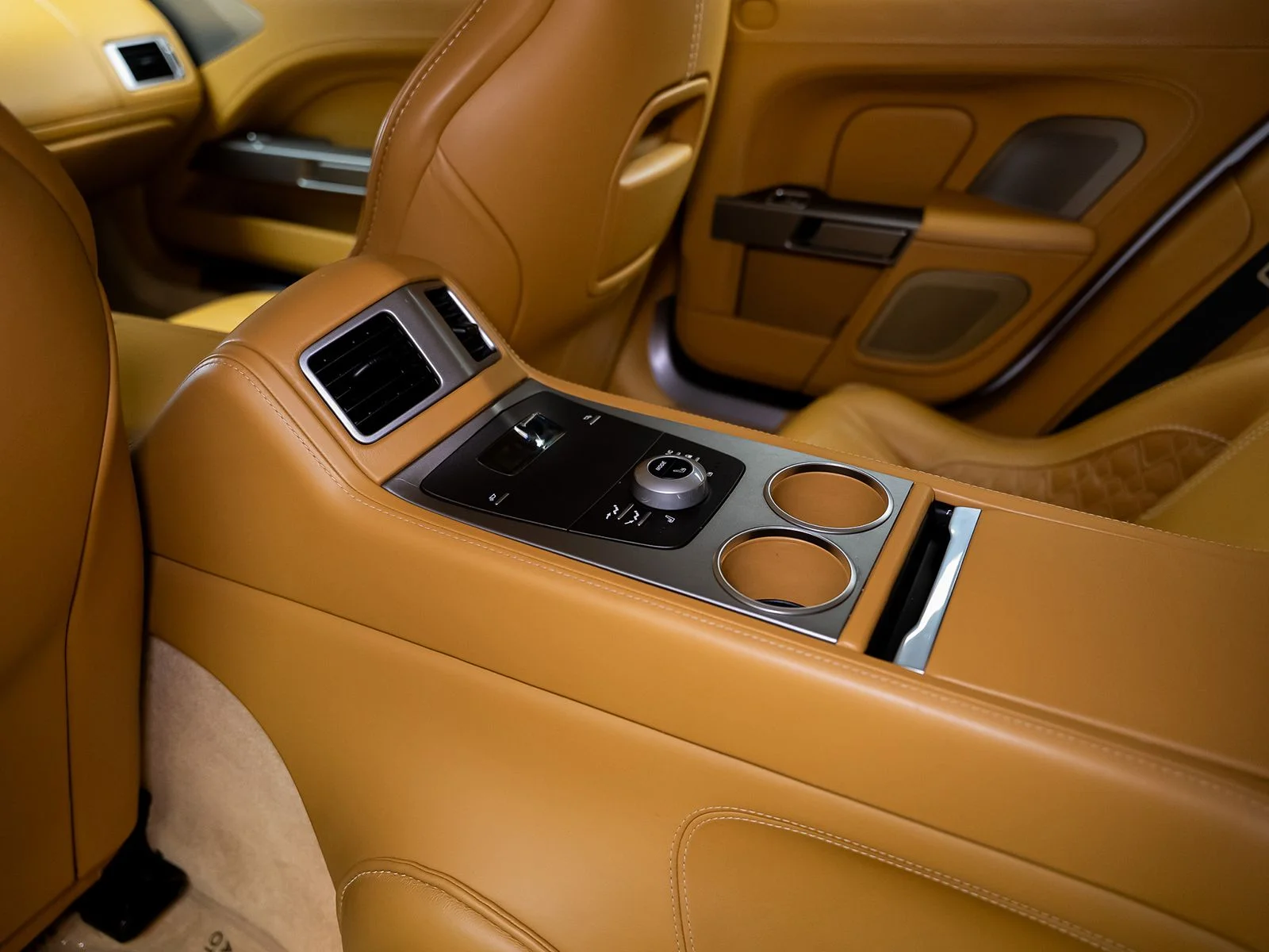 Used 2015 White Aston Martin Base image 40
