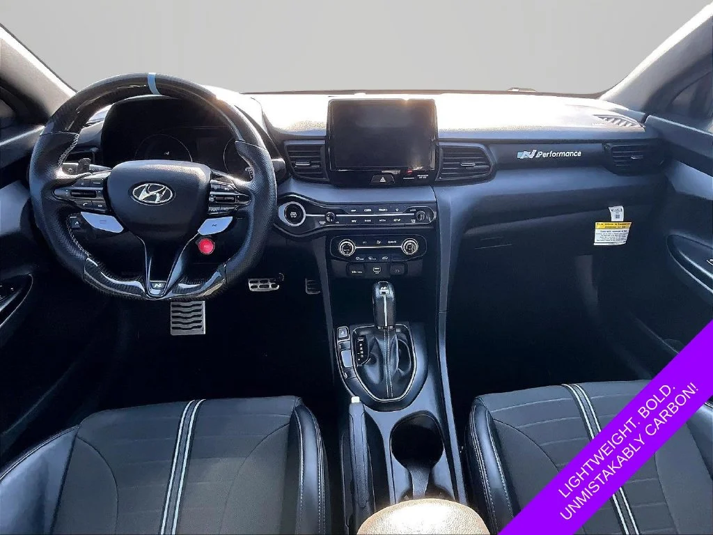 Used 2022 White Hyundai Base image 15