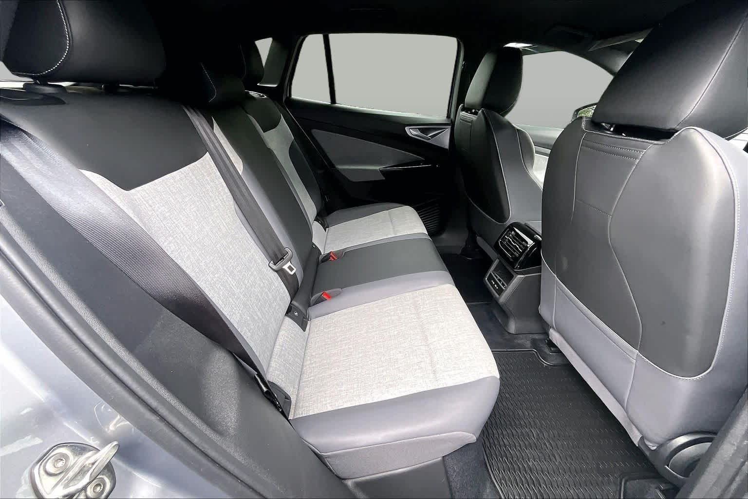 Certified Used 2025 Silver Mist Metallic Volkswagen Pro image 19