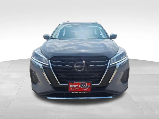 Certified Used 2024 Gray Nissan SV image 2
