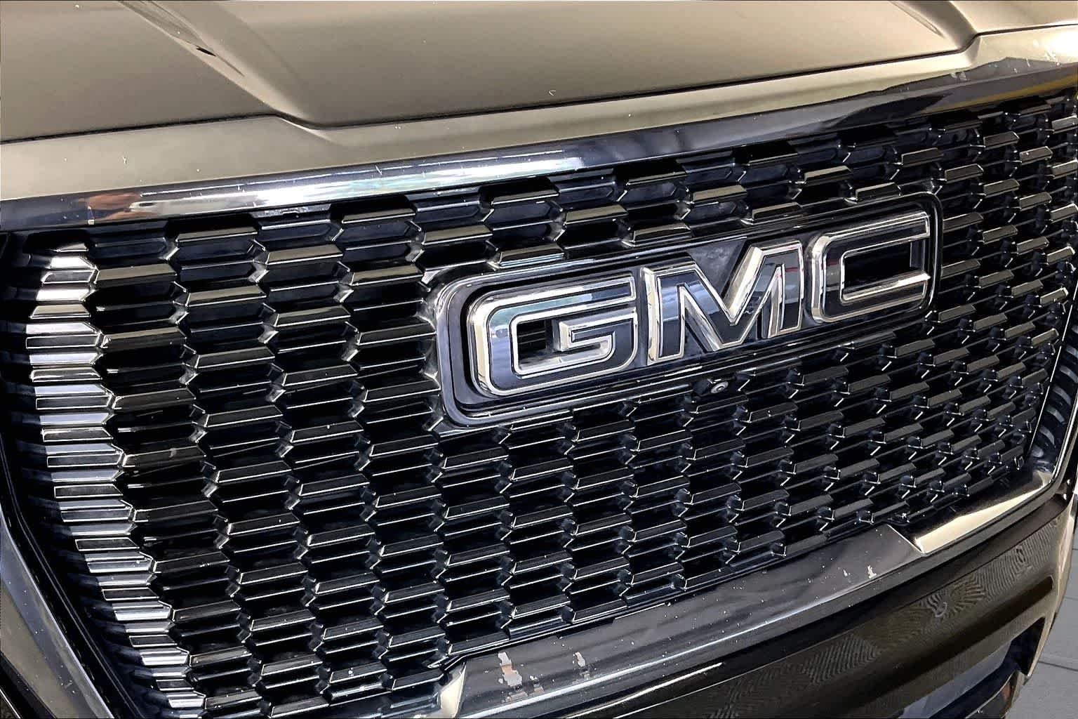 Used 2023 Onyx Black GMC Denali Ultimate image 29