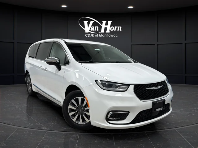 2023 Chrysler Pacifica Hybrid Limited Hybrid's photo