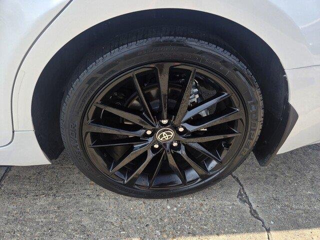 Used 2024 Wind Chill Pearl / Midnight Black Metallic Toyota XSE V6 image 27