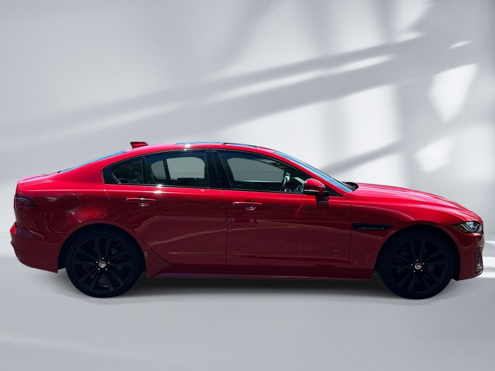 Used 2020 Caldera Red Jaguar R-Dynamic S image 5
