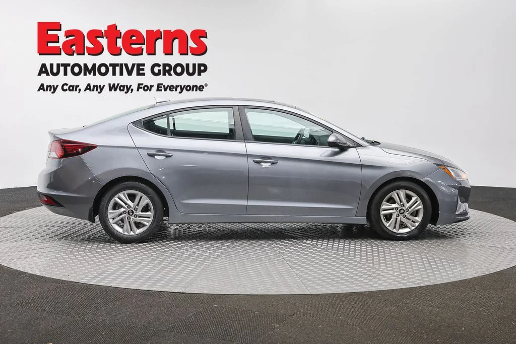 Used 2019 Gray Hyundai Value Edition image 4