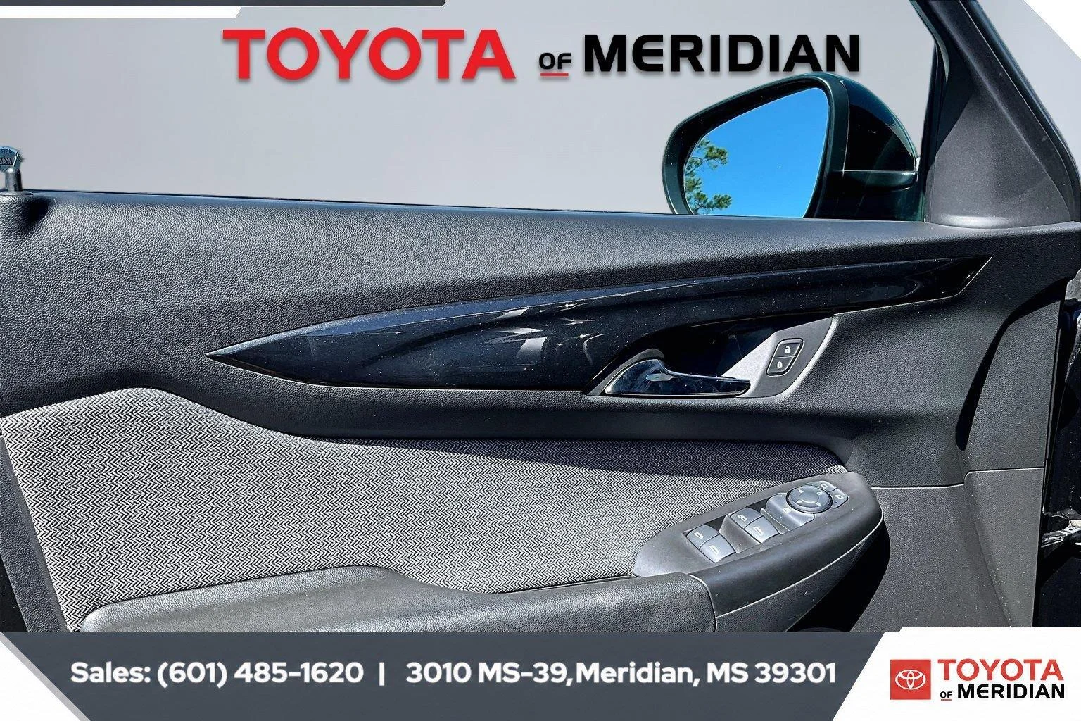 Used 2025 Mosaic Black Metallic Chevrolet LT image 17