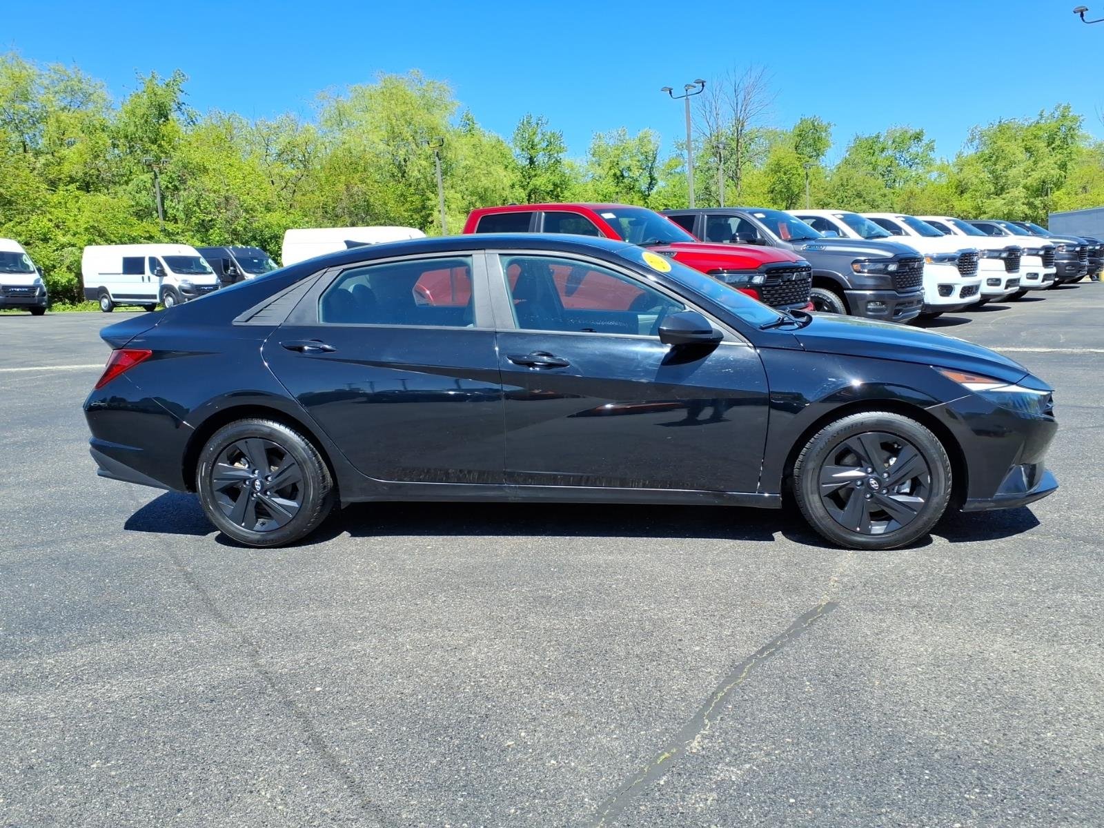 Used 2023 BLACK Hyundai SEL image 8