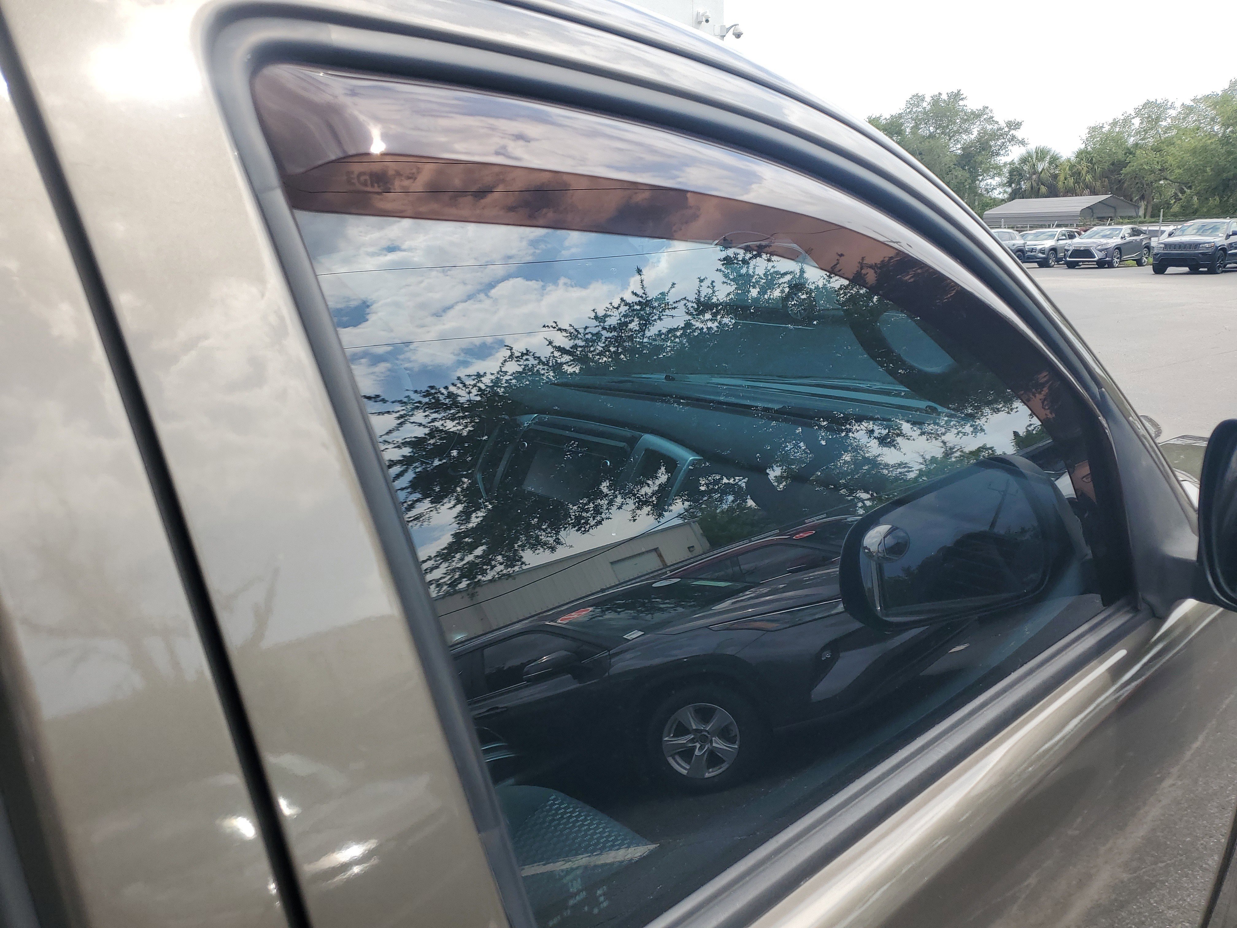 Used 2015 Pyrite Mica Toyota Base image 29