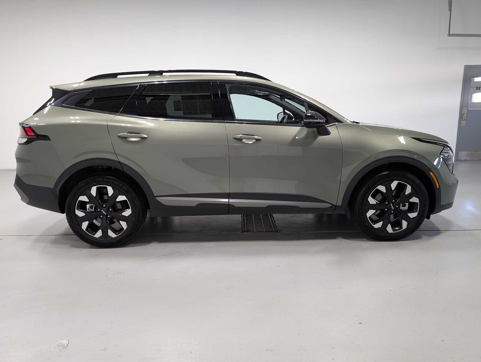 Used 2024 Jungle Green Kia X-Line image 7