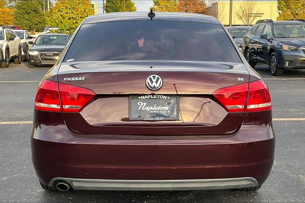 Used 2013 Red Volkswagen 2.5 SE image 3