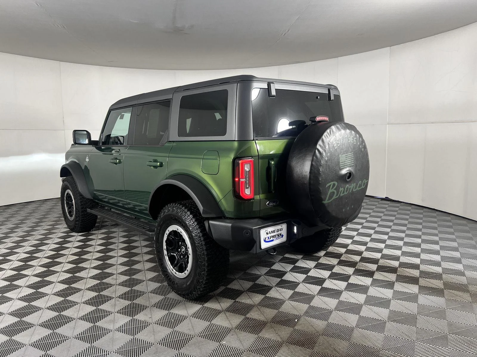 Used 2023 Eruption Green Ford Outer Banks image 25