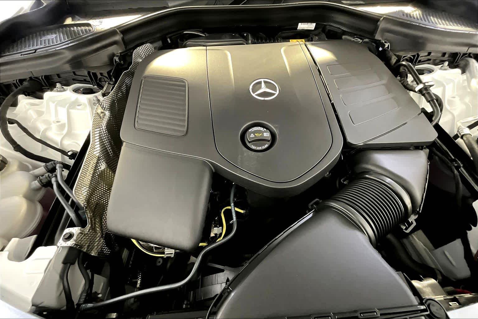 New 2026 Polar White Mercedes-Benz GLC 300 image 14